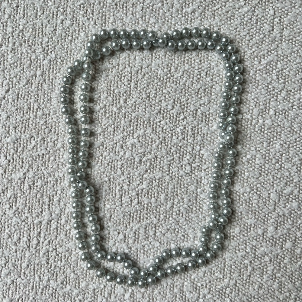 Elegant Silver-toned Faux Pearl Necklace